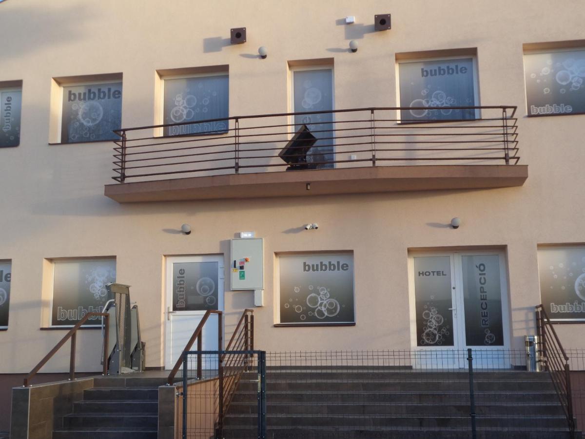 Bubble Hotel Es Rendezvenykoezpont Zalaegerszeg Buitenkant foto