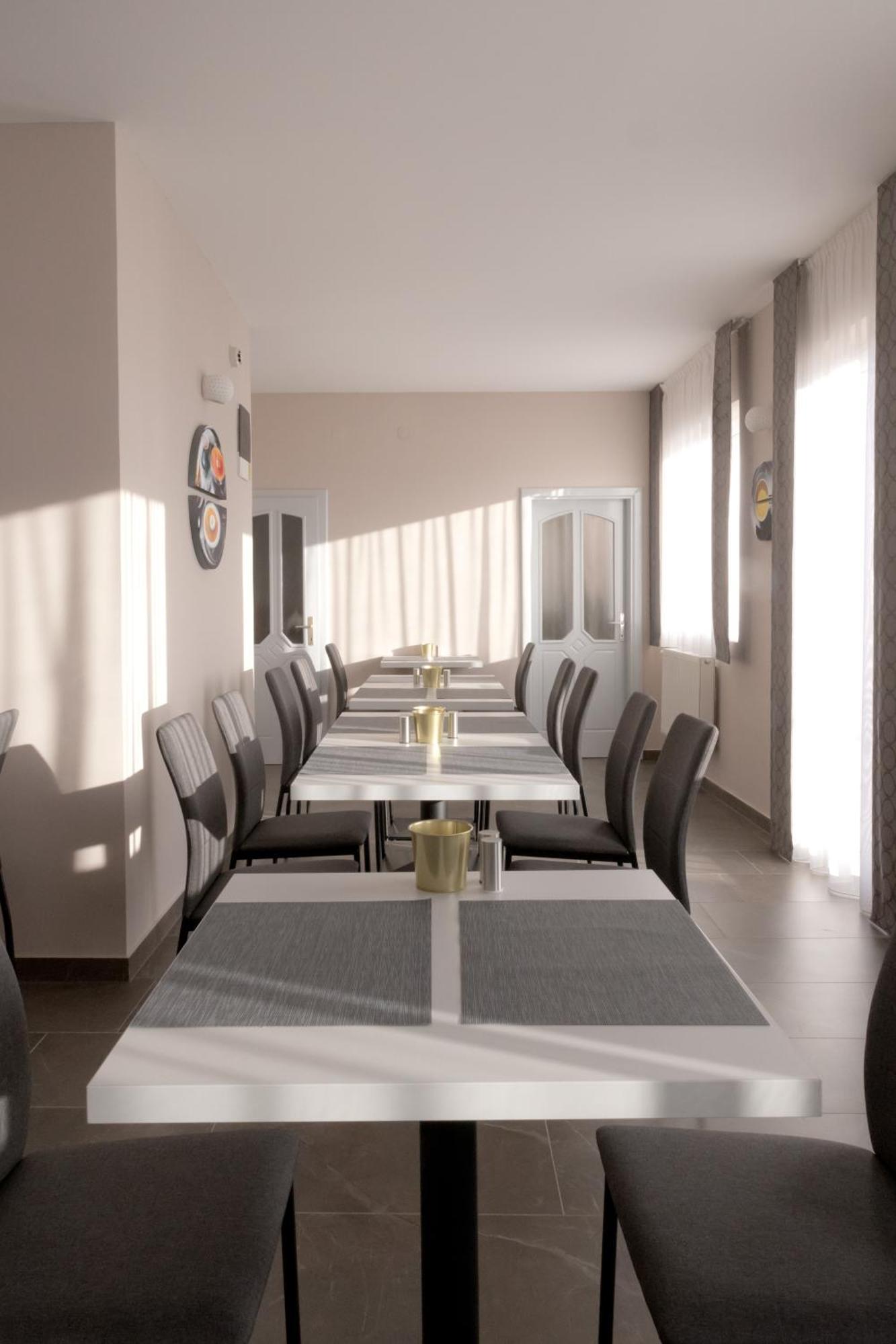 Bubble Hotel Es Rendezvenykoezpont Zalaegerszeg Buitenkant foto